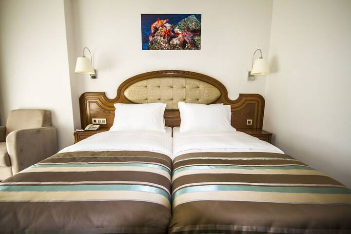 Room 5 of 66