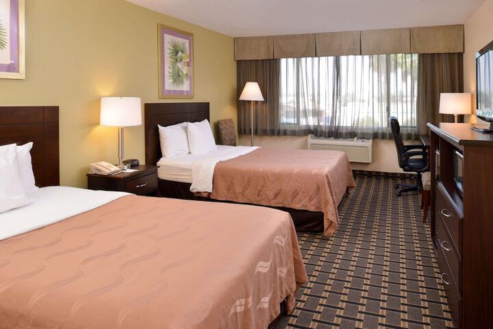 Quadruple with Double Bed (12 of 12)