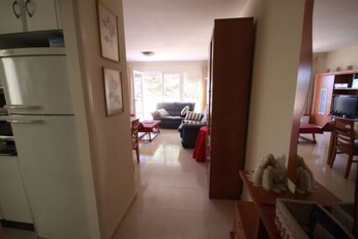 Room 11 of 32