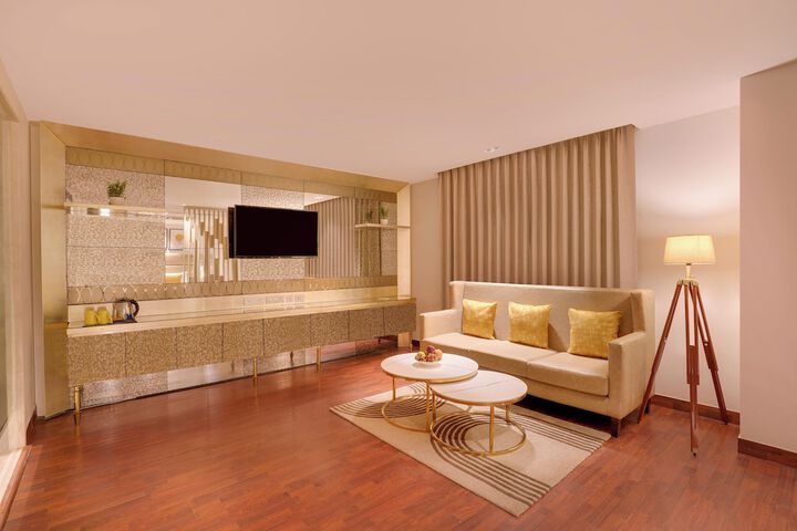 Room 8 of 24