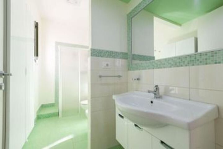 Room 3 of 20