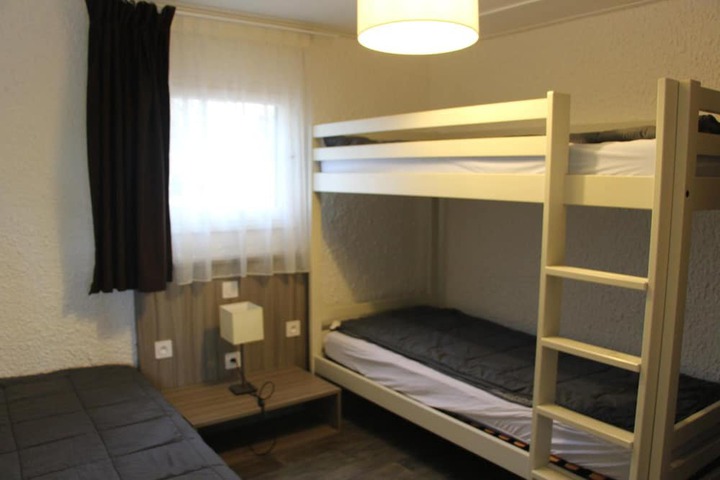 Room 8 of 76