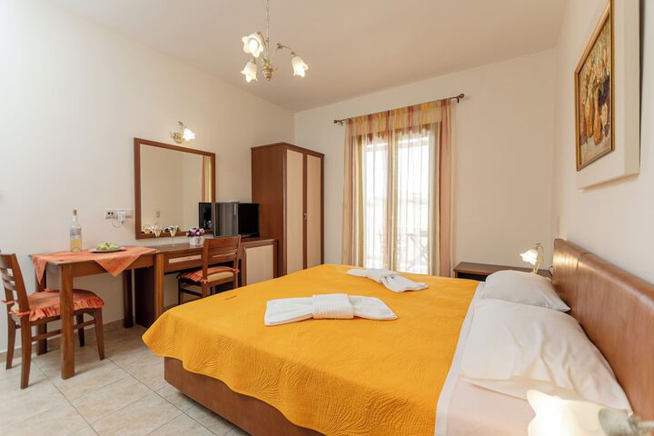 Room 5 of 90