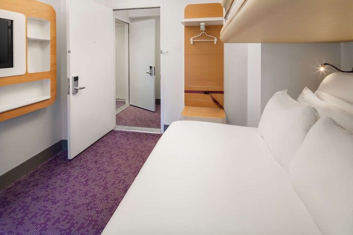 Premium Double Bed (10 of 18)