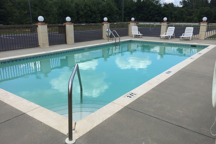 Pool 13 of 17