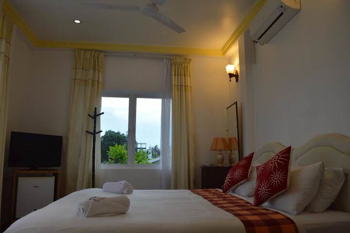 Room 8 of 20