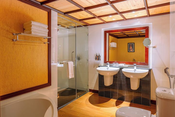 Room 48 of 150