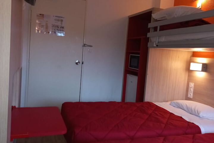 Room 6 of 39