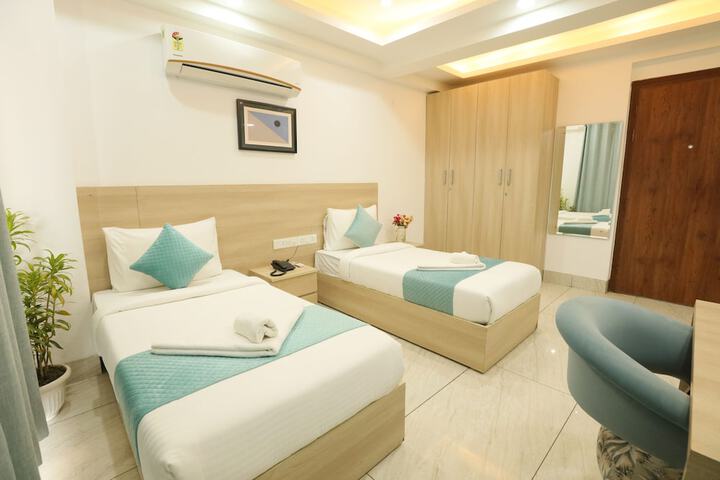 Room 9 of 22