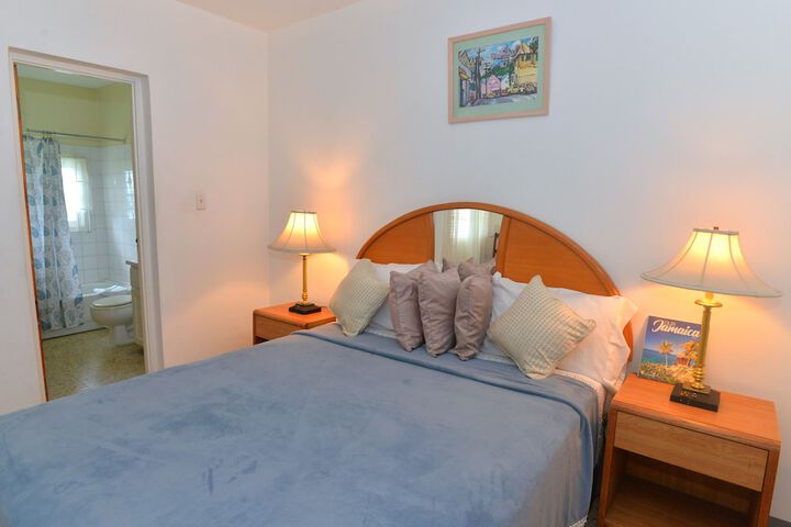Room 4 of 36