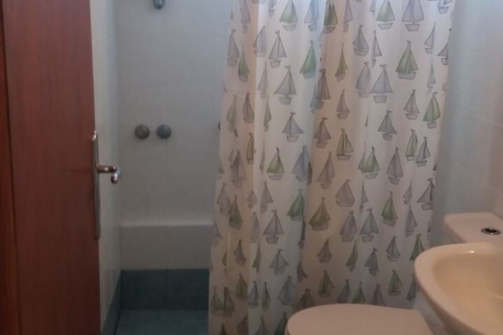 Room 32 of 59