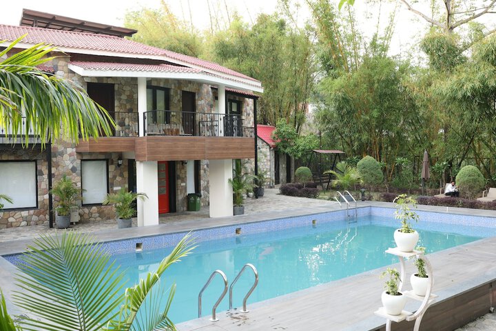 Pool 12 of 15