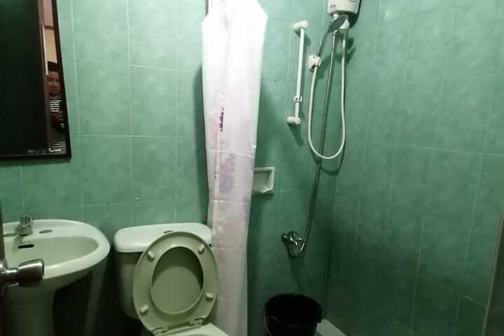 Room 18 of 29