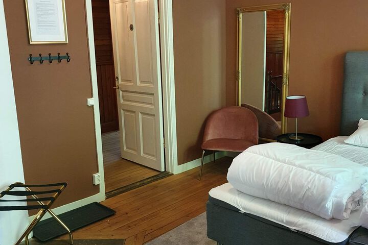 Room 7 of 20