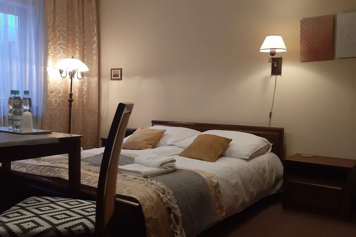 Room 37 of 77