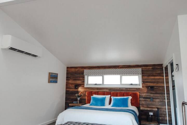 Room 3 of 53
