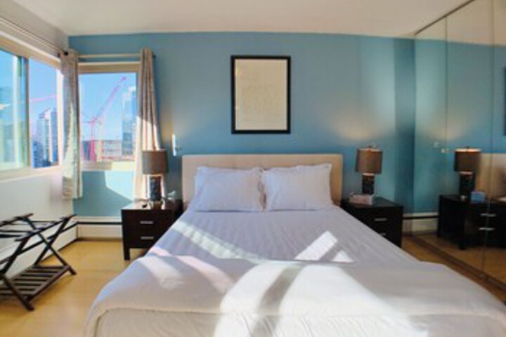Room 12 of 21