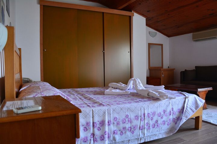 Room 28 of 91