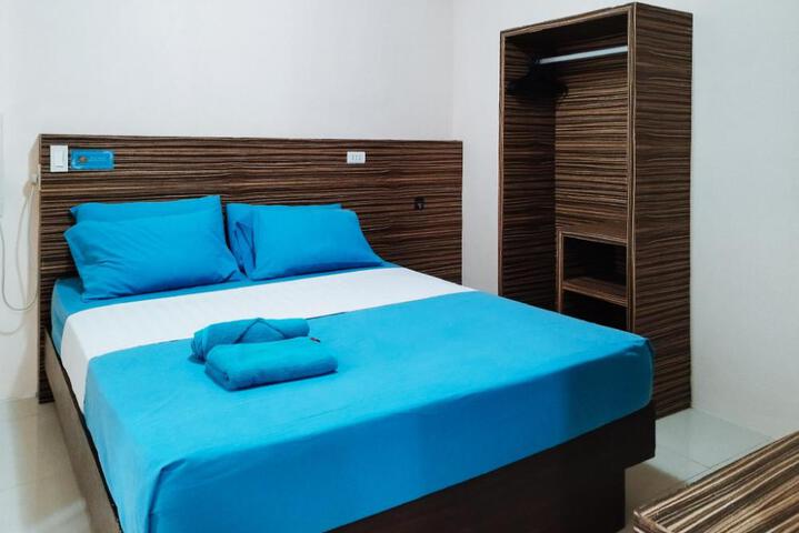 RedDoorz at Sir G Hotel DMall Boracay