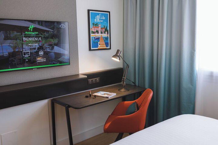 Room 11 of 46