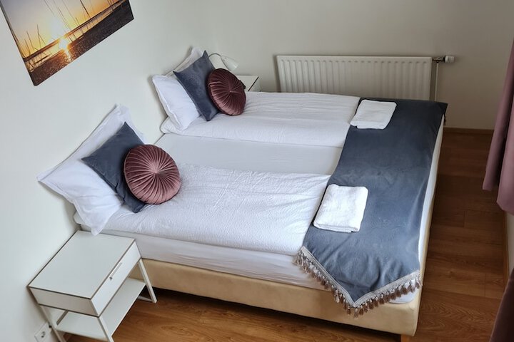 Room 5 of 34