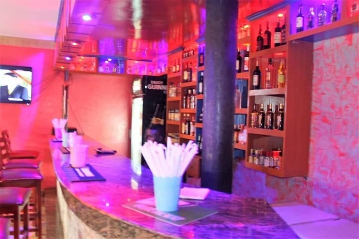 Lounge 16 of 24