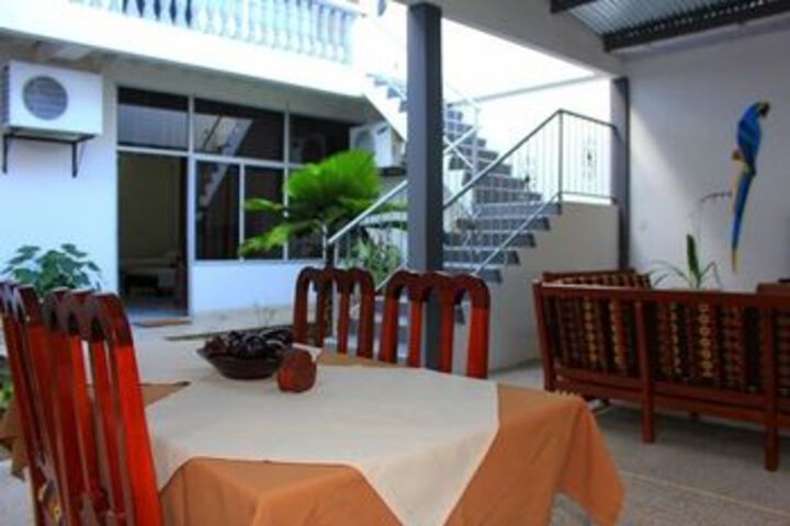 Exterior of Casa Hotel Maune