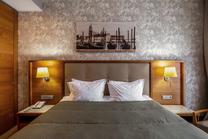 Room 16 of 88