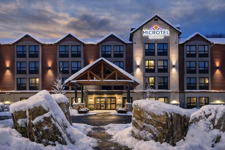 Microtel Inn and Suites by Wyndham Mont Tremblant in Mont-Tremblant, QC