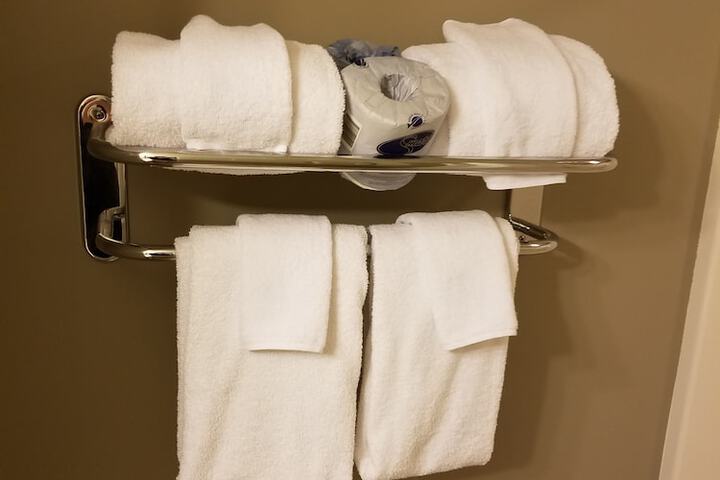 Room 128 of 190
