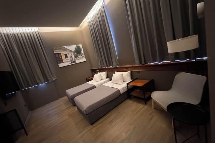 Room 2 of 23