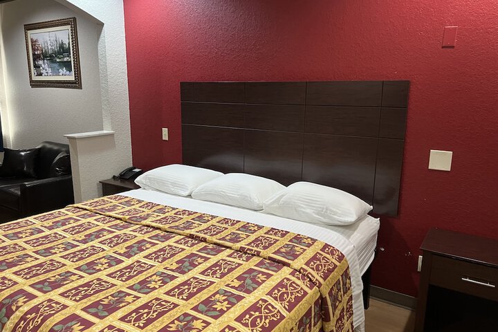 Room 7 of 30