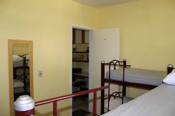 Room 18 of 76
