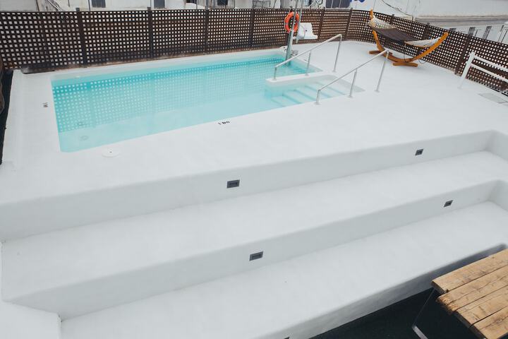 Pool 47 of 52