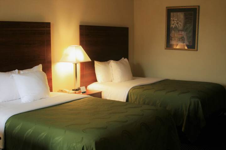 2 Double Beds (7 of 16)