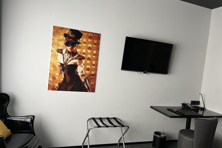 Room 11 of 28