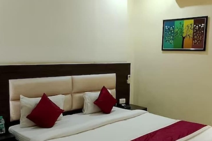 Room 6 of 50