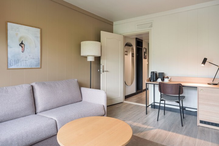 Room 4 of 47