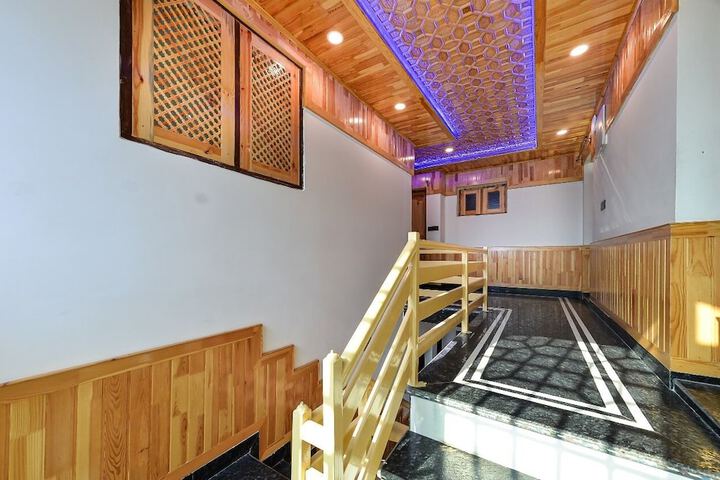 Hotel Interior 20 of 27