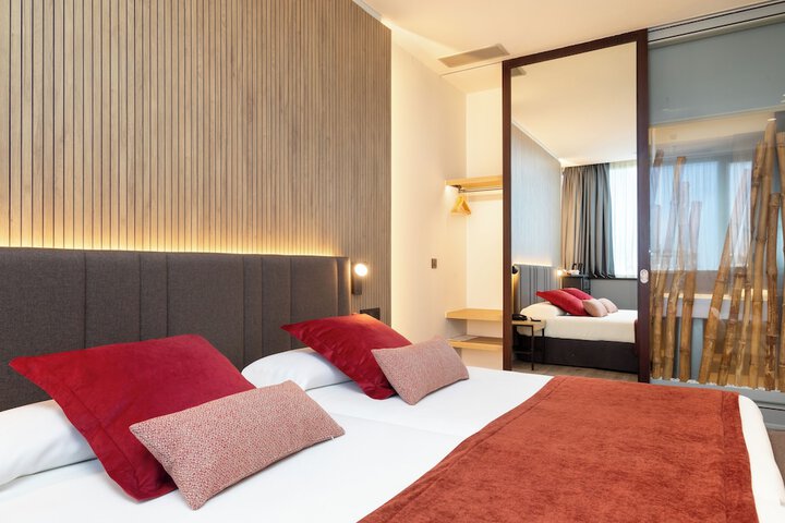 Room 9 of 52