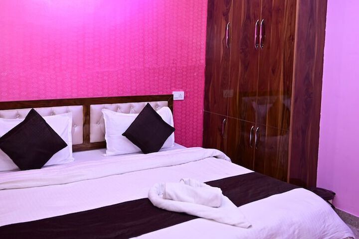 Room 4 of 26
