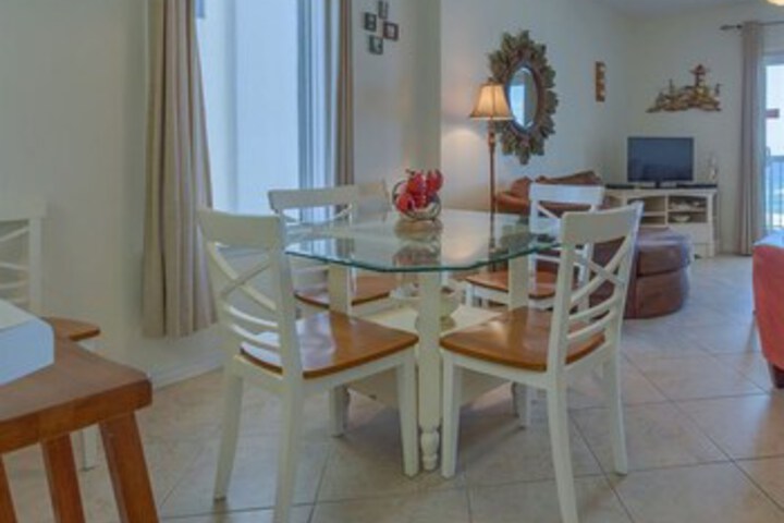 Dining 65 of 169