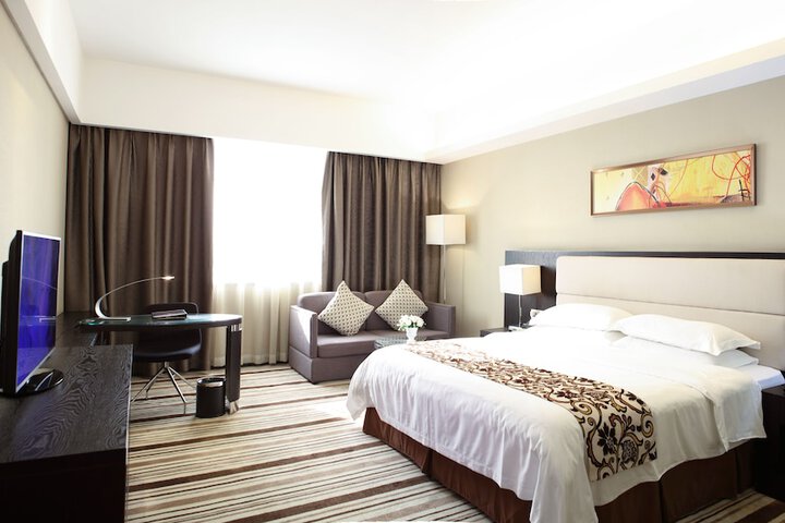Room 7 of 25
