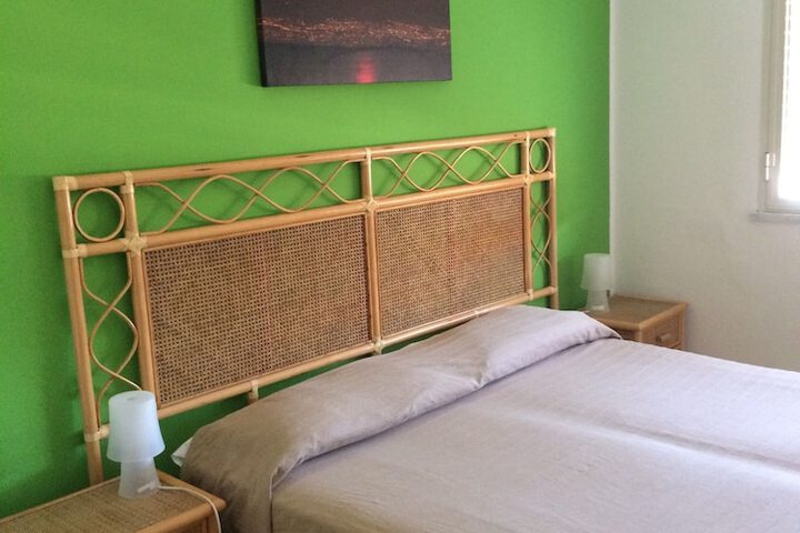 Room 16 of 26