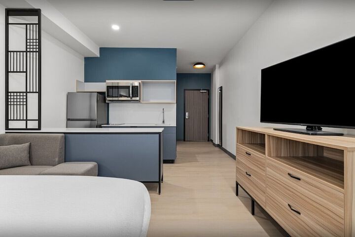 Room 8 of 40