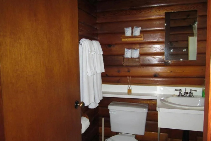 Room 6 of 11