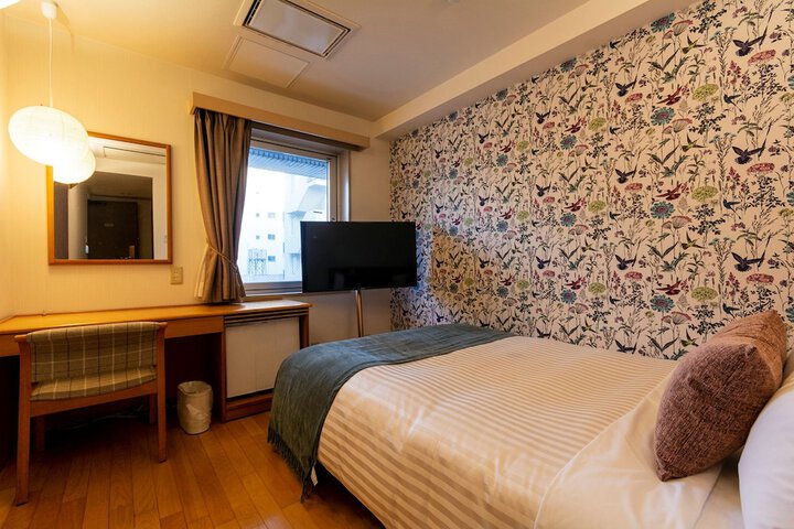 Room 12 of 47