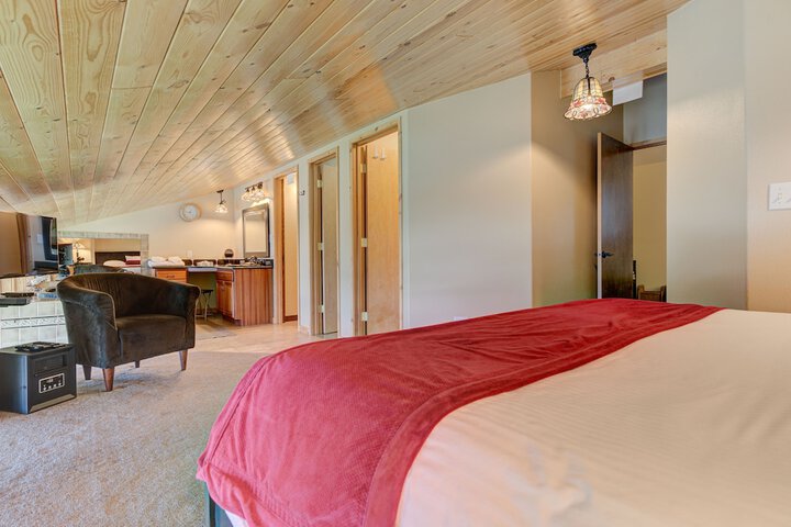 Room 33 of 124