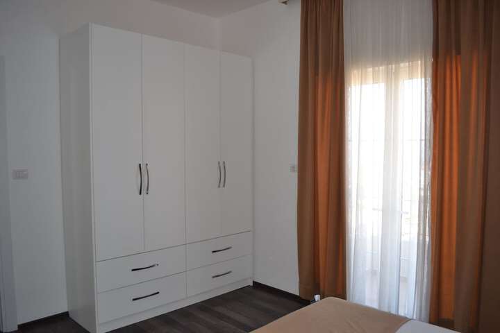 Room 17 of 32