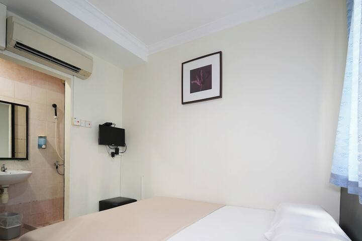 Room 10 of 43